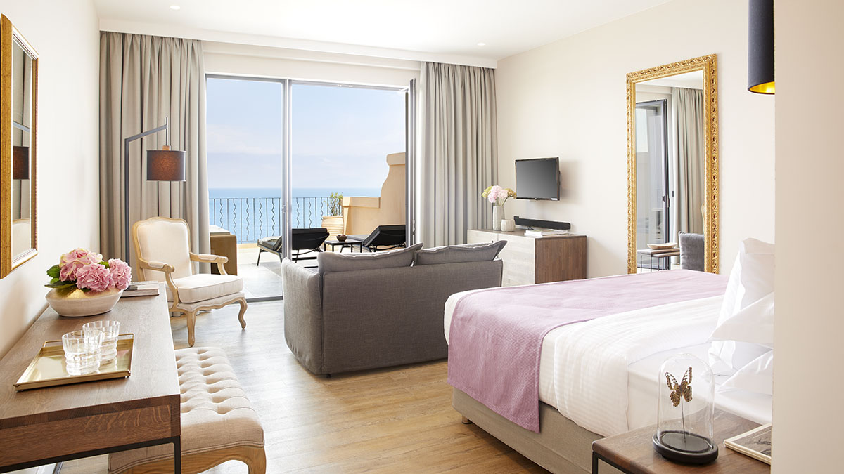 Deluxe Junior Suite Whirlpool